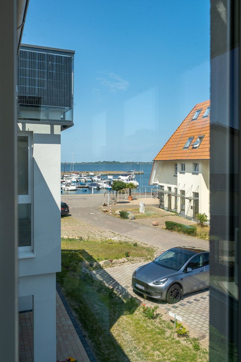 Blick aus der Wohnung auf den Wieker Hafen